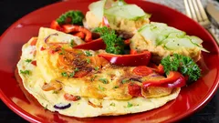 Pouletreste vom Sonntag: Wie daraus in 30 Minuten ein neues, knackiges Alltagsessen wird