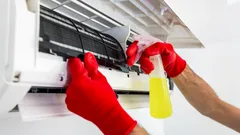 Die Klimaanlage lässt sich auch ohne Fachmann reinigen: Diese Methode entfernt 99 % des Staubs